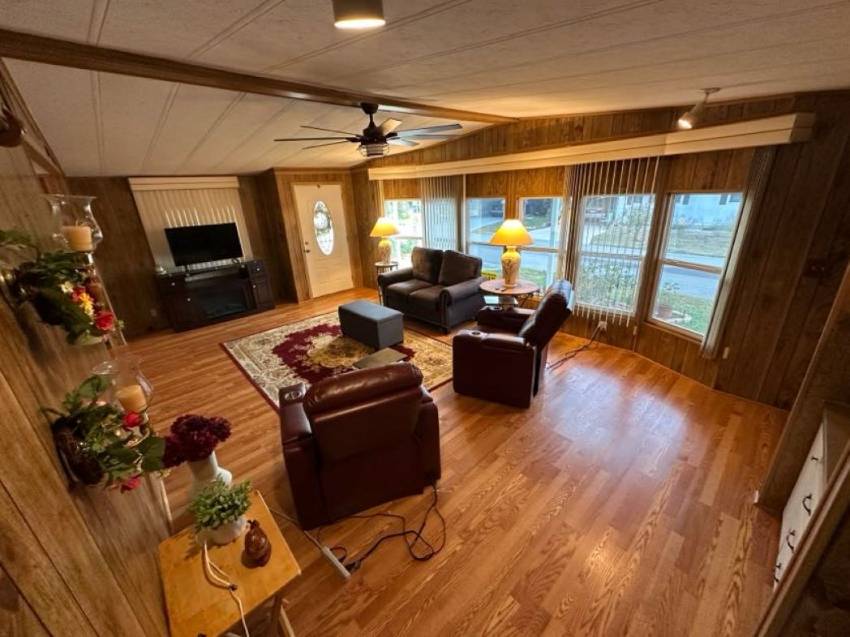 125 Rigi Slope Drive a Winter Haven, FL Mobile or Manufactured Home for Sale